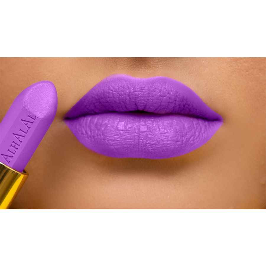 Alhalal Cosmetics lila Samt PARSE LIPSTICK op Lëpsen mat samteger Textur