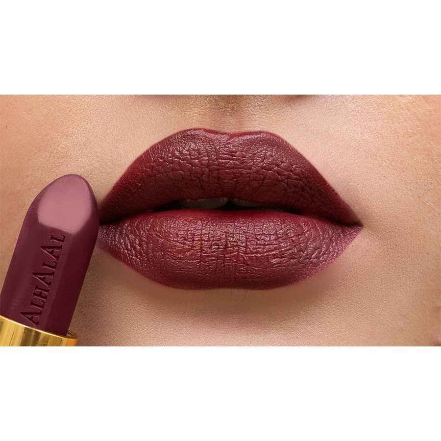 Alhalal Cosmetics Velvet Lippenstëft am déifrouten rosa Ton fir e mëllen Ofschloss