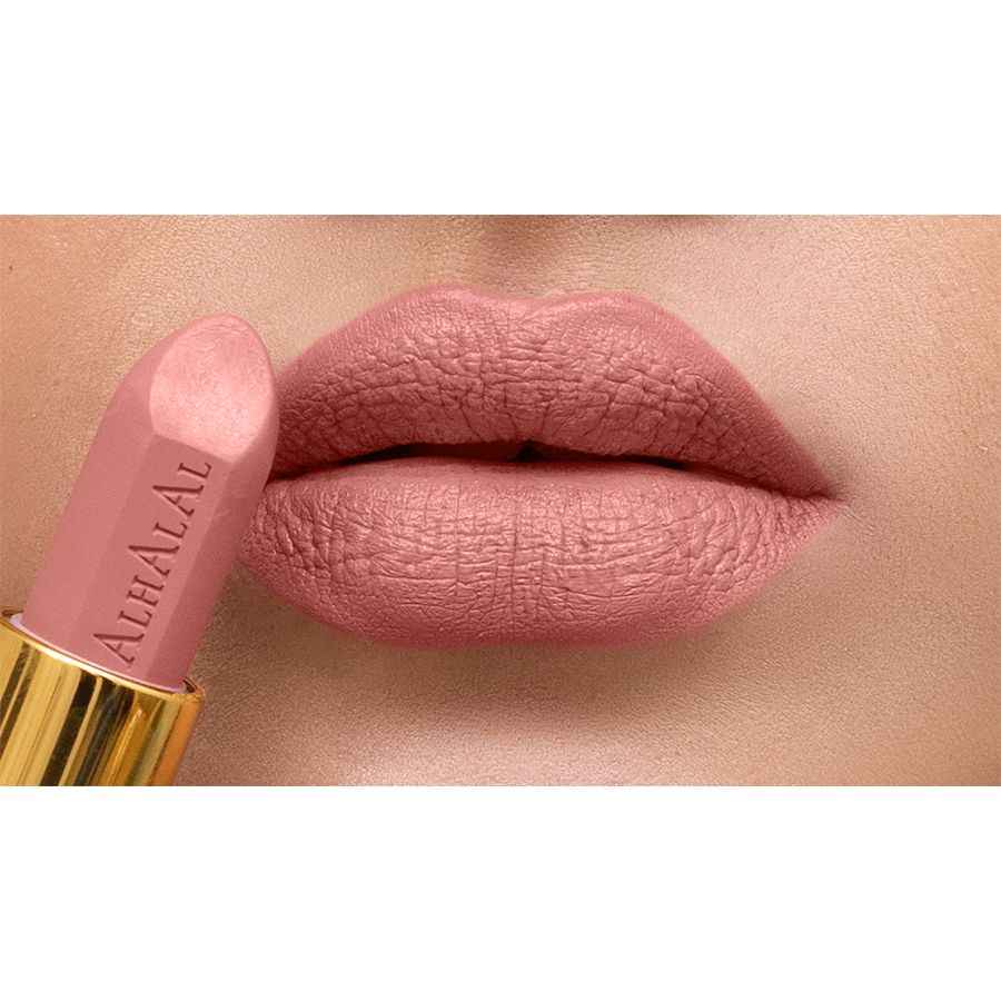 Alhalal Cosmetics Samtlippenstift an engem mëllen rosa Schied op de Lëpsen fir PINK LIPPENSTIF LOOK