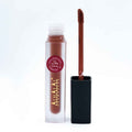 Alhalal Cosmetics flëssege Lipgloss an engem matte bronge Schied mat schwaarzem Kappapplikator